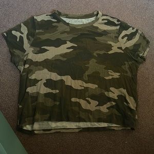 Camo print Aéropostale shirt